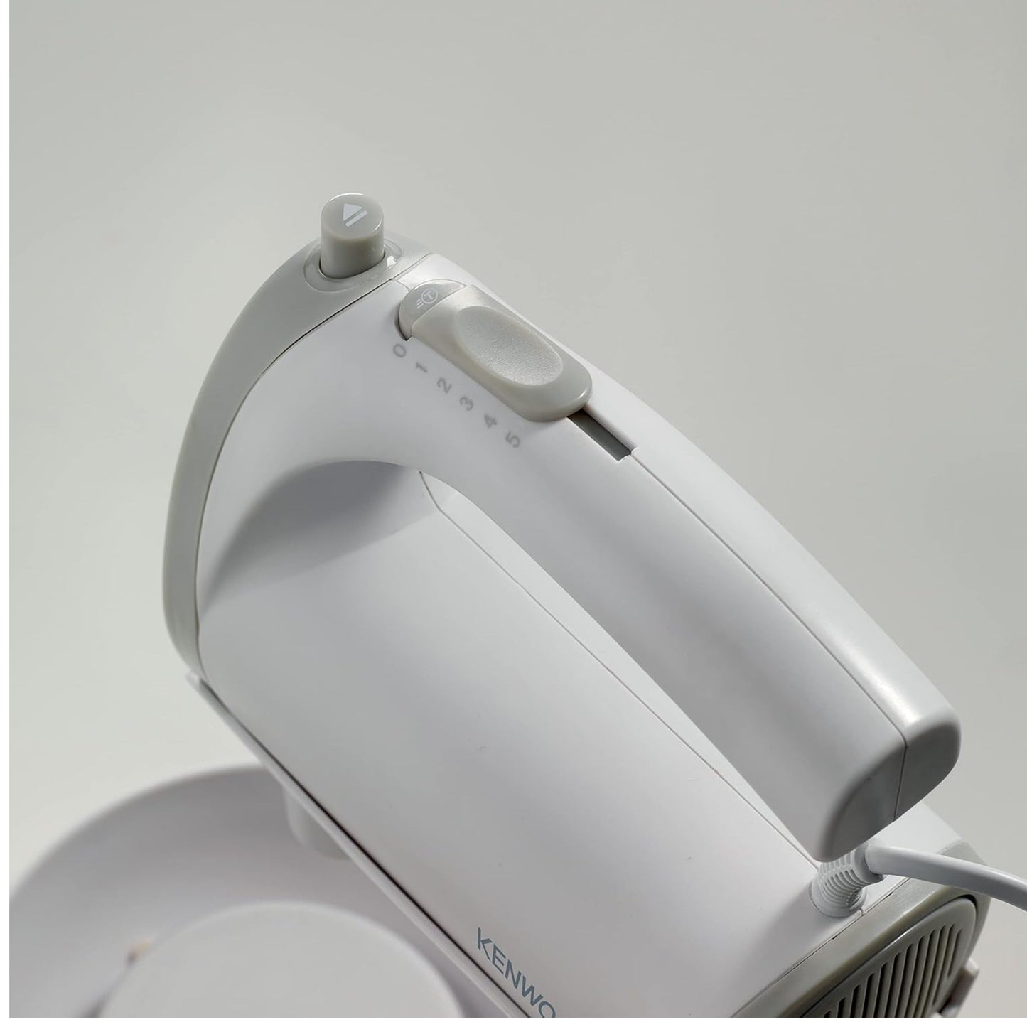 KENWOOD Hand Mixer (Electric Whisk) 300W with 5 Speeds + Turbo Button, Twin Stainless Steel Kneader and Beater for Mixing, Whipping, Whisking, Kneading HMP20.000WH White