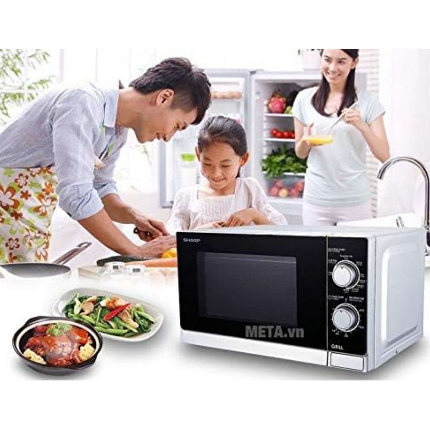 Sharp 20 Liter 800 Watts Black Finished Door Microwave Oven with Defrost Function Size - Silver