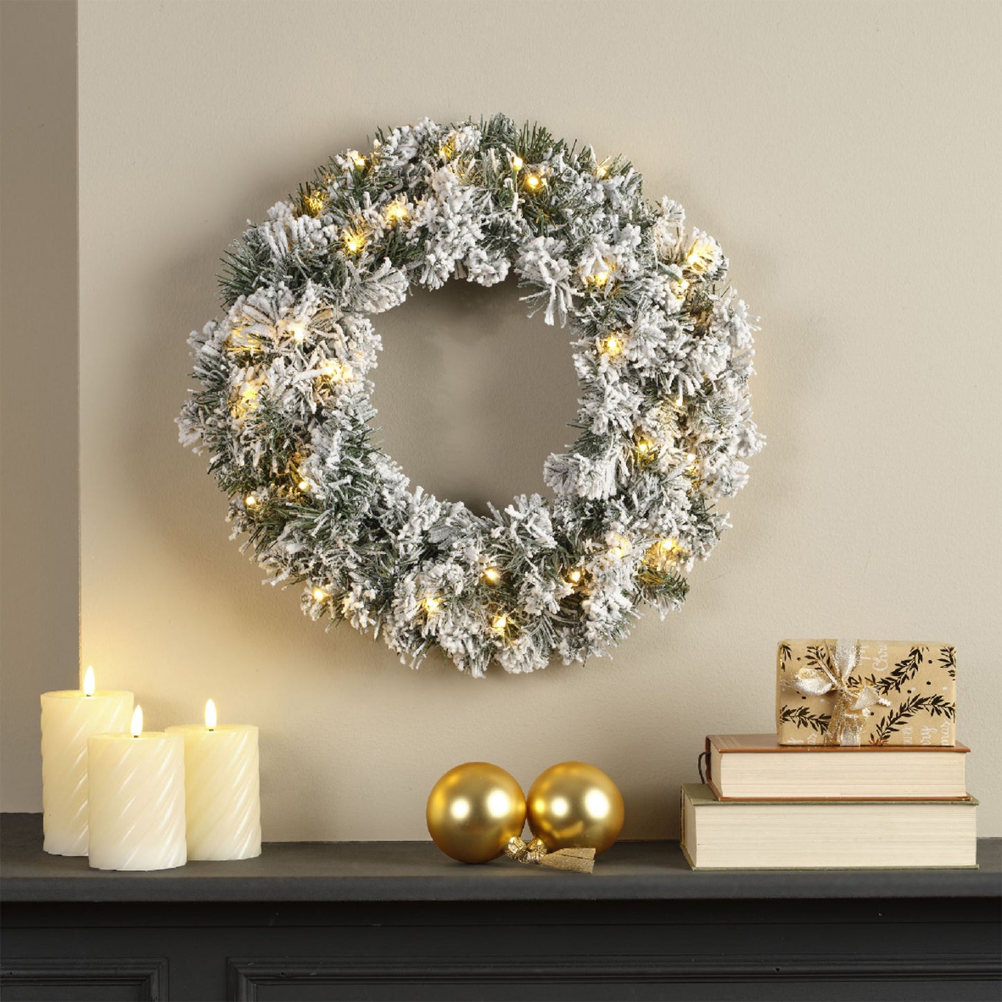 Imperial wreath snowy LED